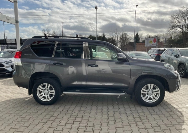 Toyota Land Cruiser cena 124900 przebieg: 148955, rok produkcji 2011 z Rzeszów małe 137